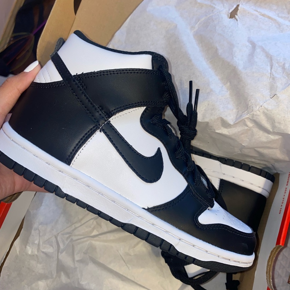Brand New black/white uni red high dunks nike